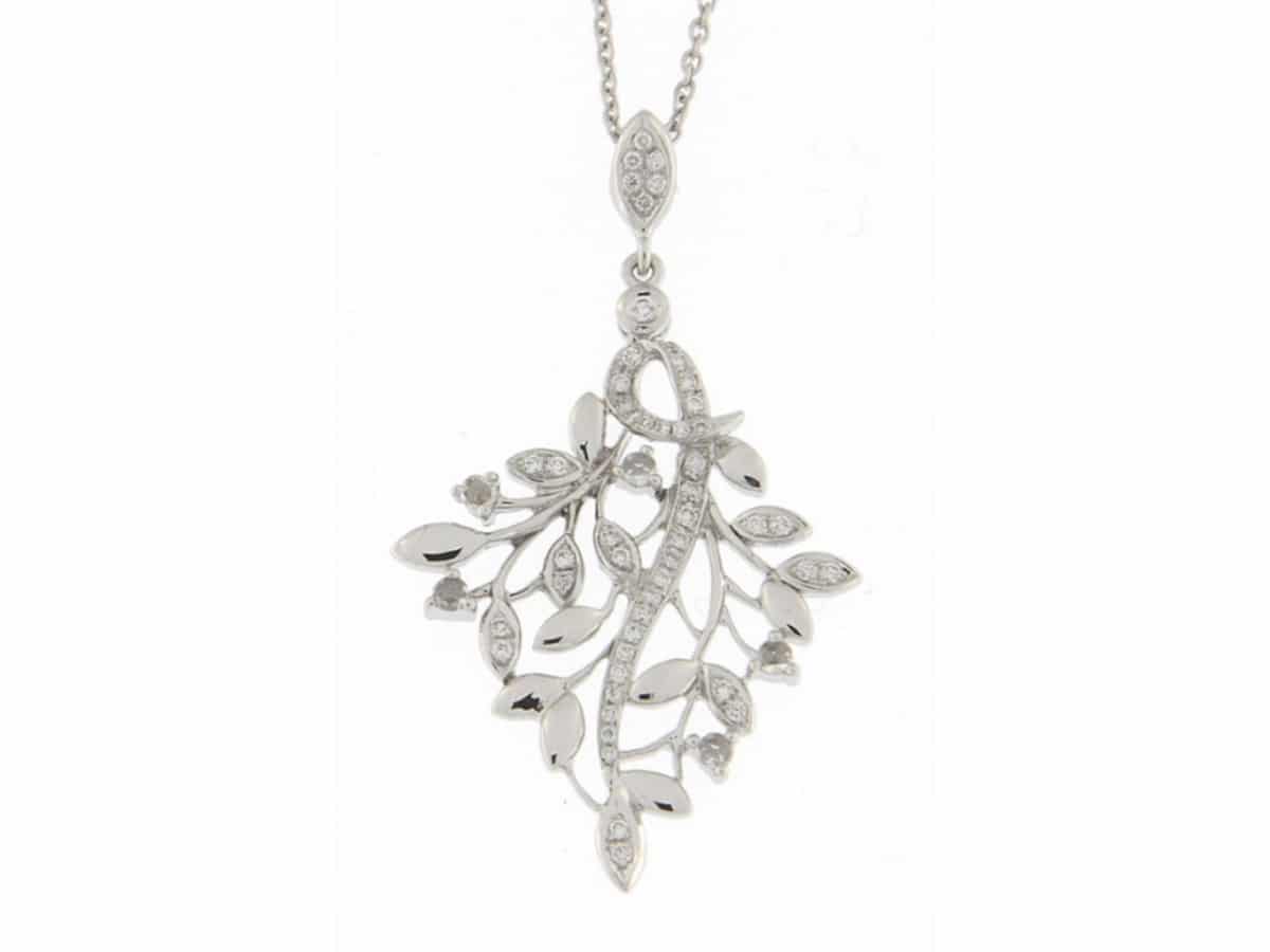 Detailed Leaf Pendant