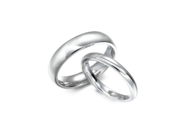 Medium Court Wedding Ring