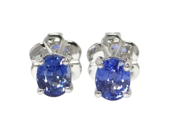 18ct White Gold Sapphire Stud Earrings