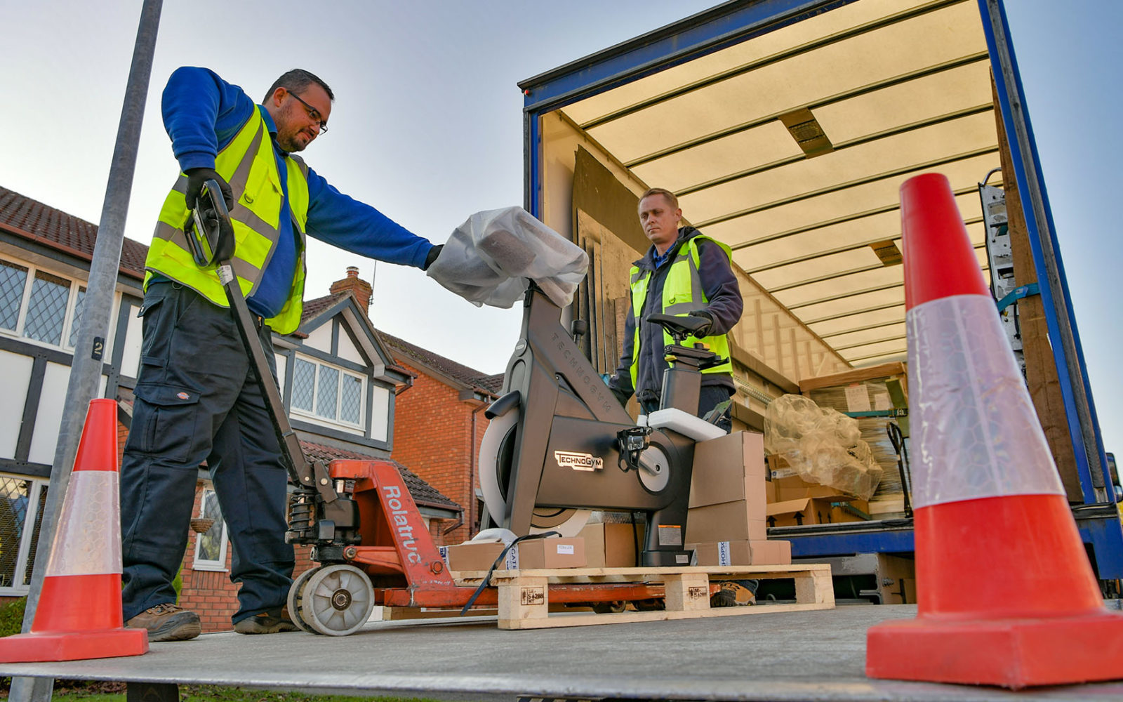 What-is-white-glove_Cover Image