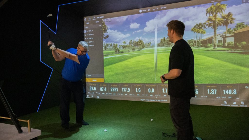 1IRON Indoor Golf
