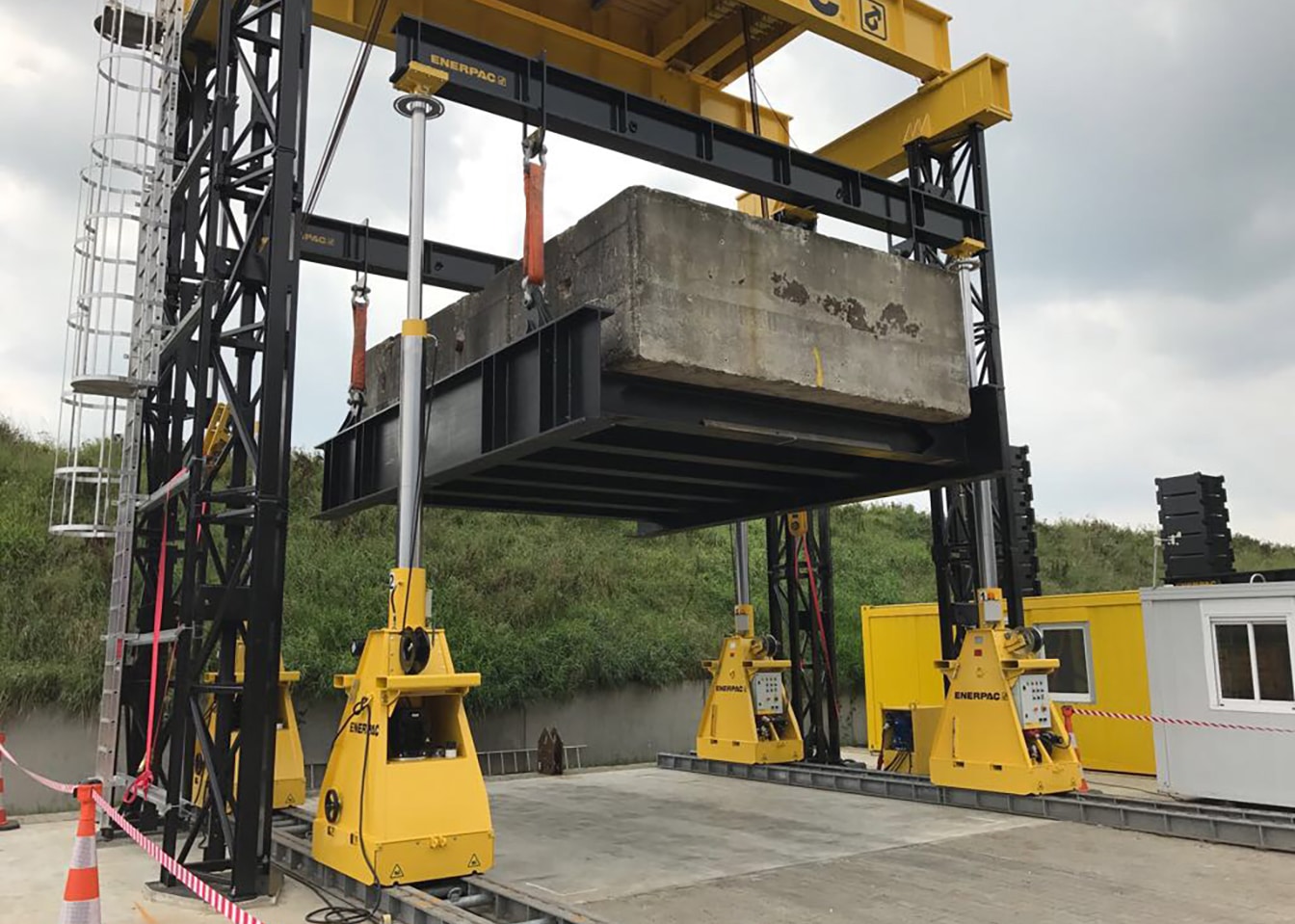 Increasing hydraulic lift capacity to 125-tons!