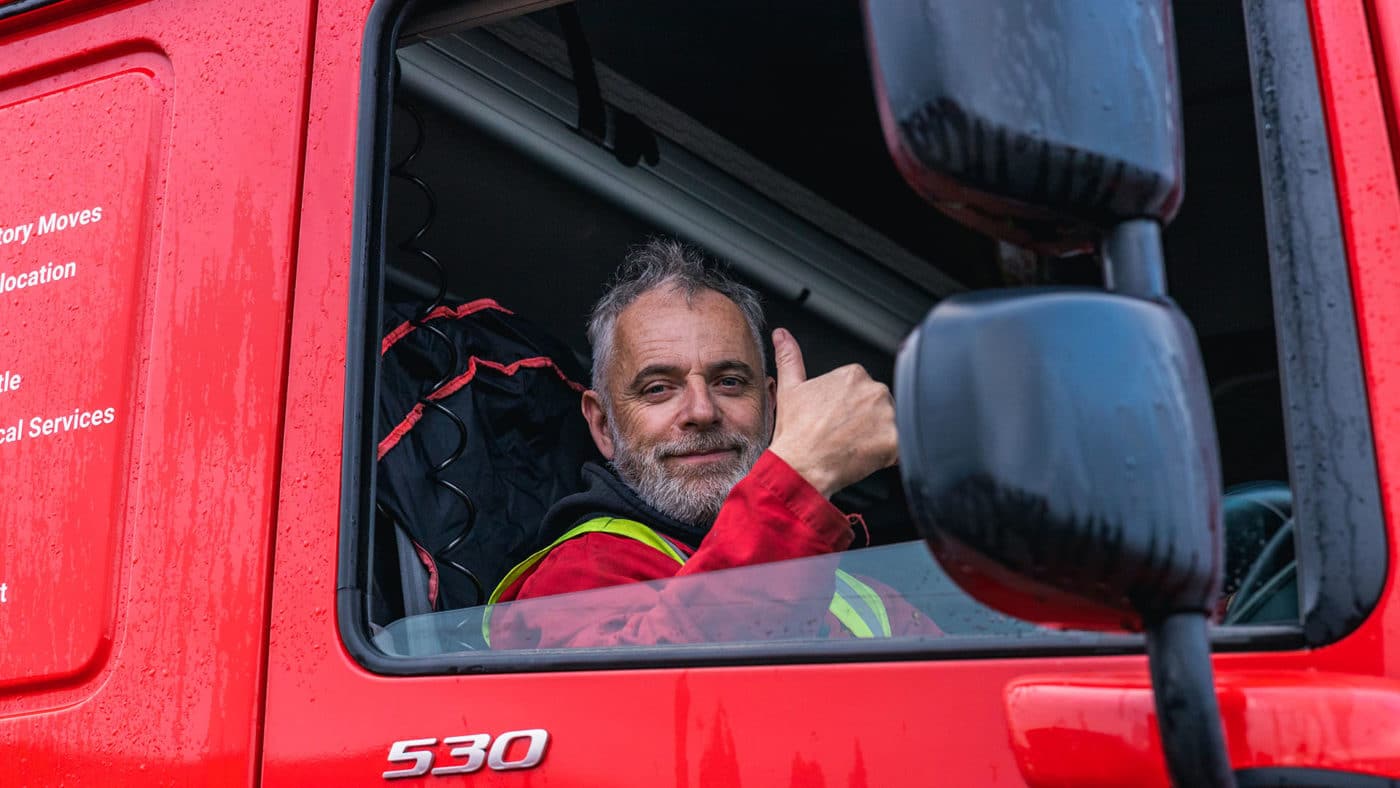 How to choose the right machinery moving company