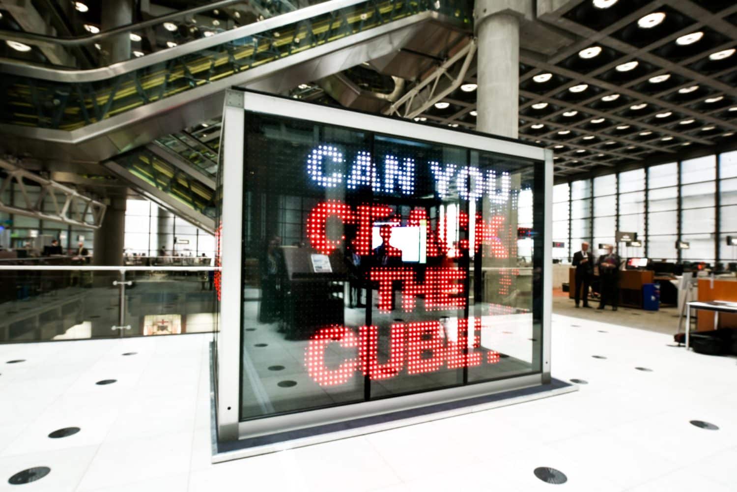 hiscox-cyber-cube-experiential-4-1500x1001