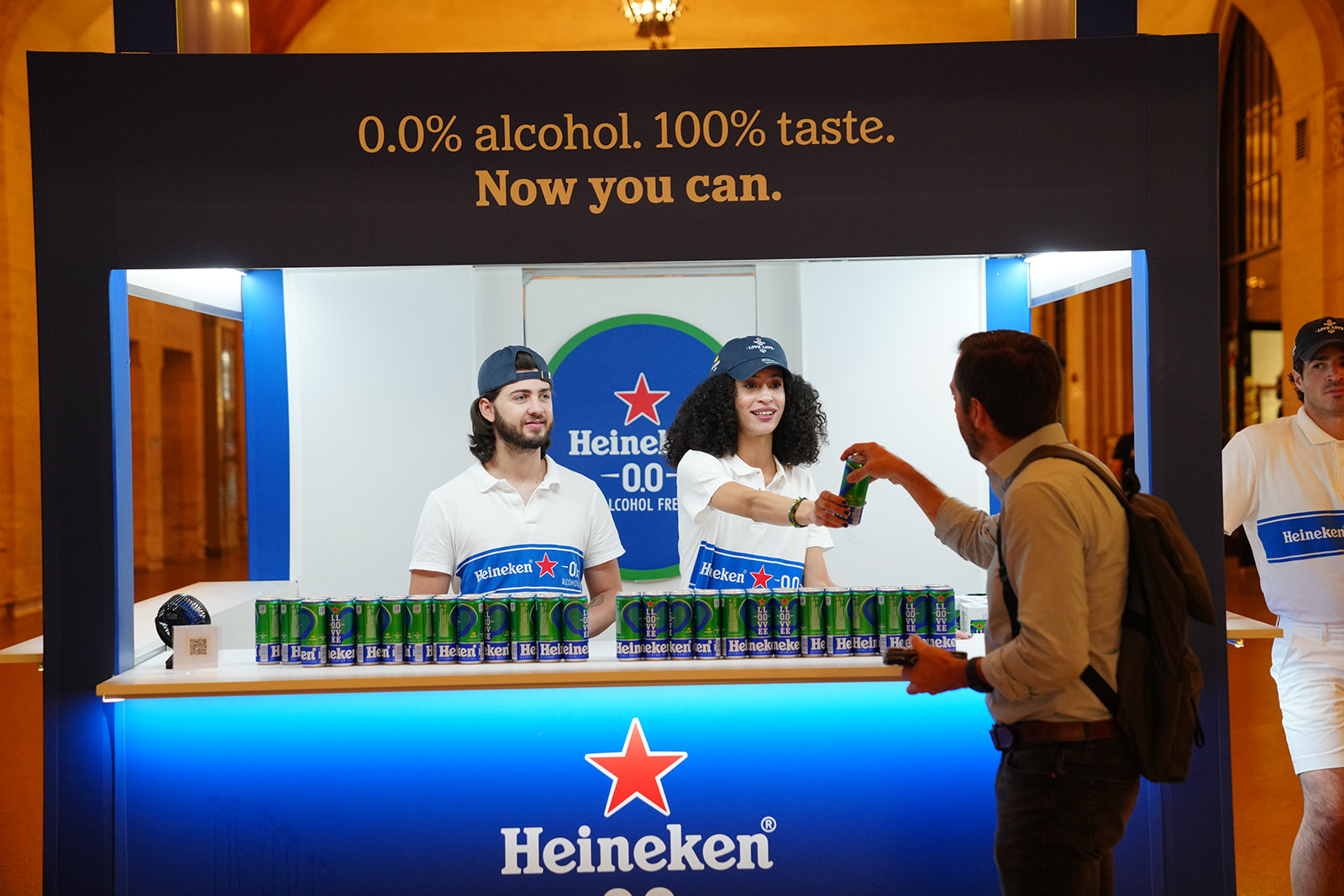 heineken_staff